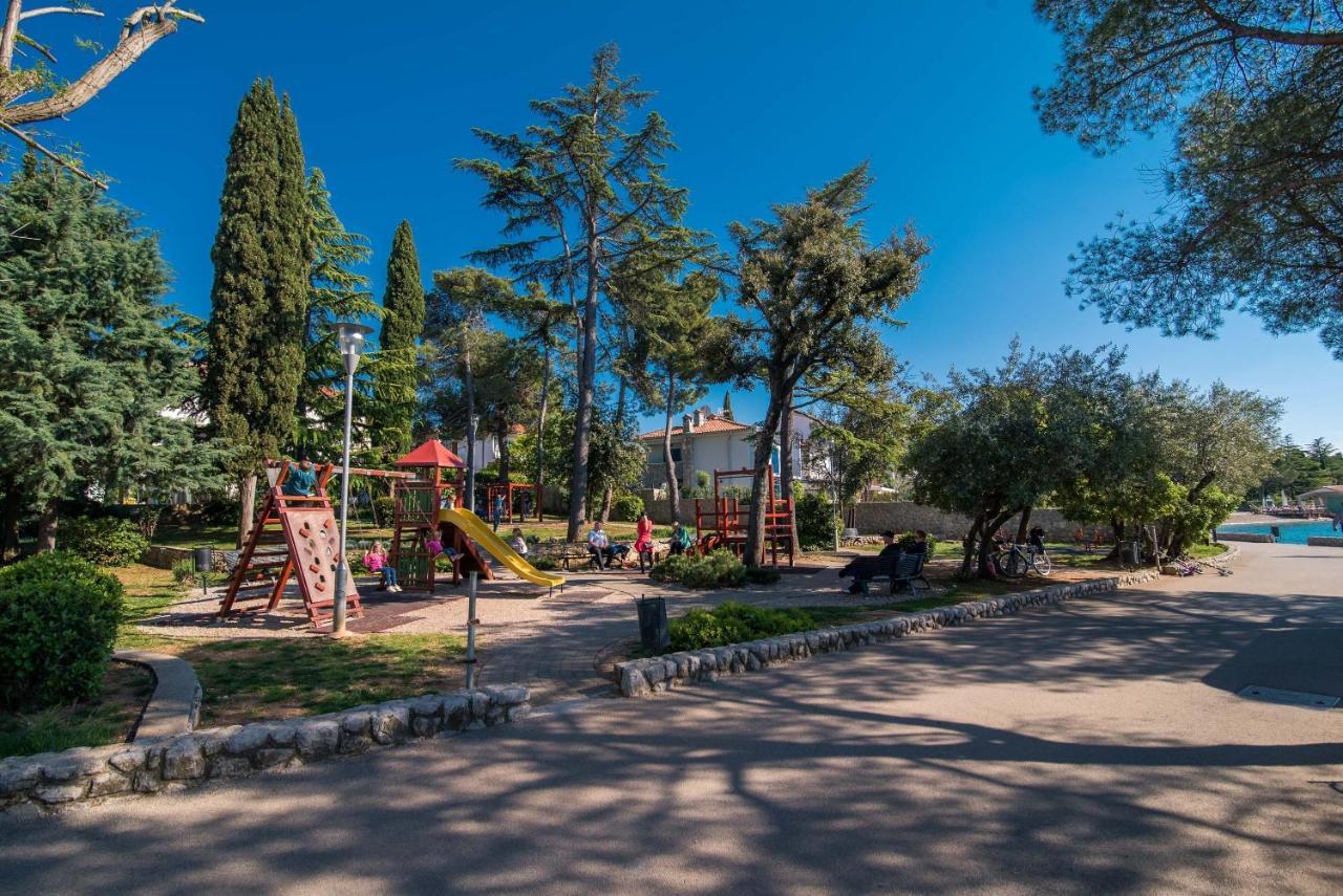 Apartments House Pinezic Малинська Екстер'єр фото
