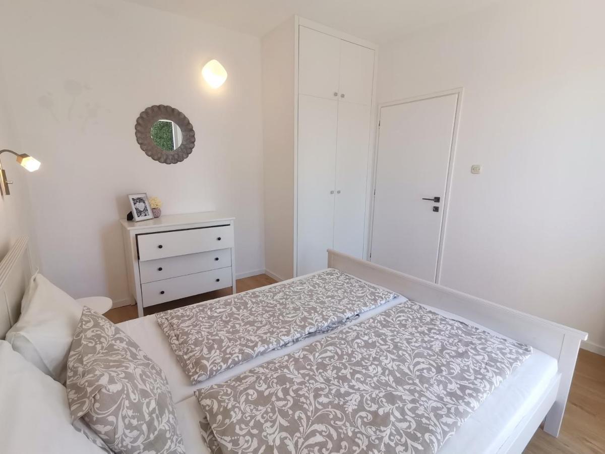 Apartments House Pinezic Малинська Екстер'єр фото